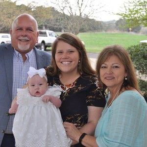 Meet your Posher, Lara